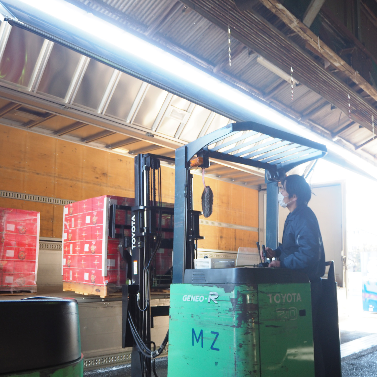 出庫している様子